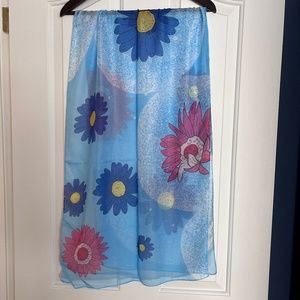 New fashion scarf in a blue floral motif